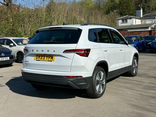 Skoda Karoq 2.0 Tdi Se Drive GV23YPM White #6