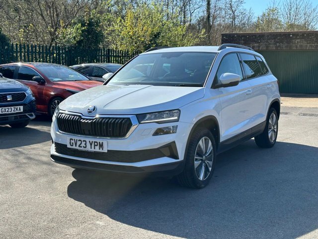 Skoda Karoq 2.0 Tdi Se Drive GV23YPM White #3