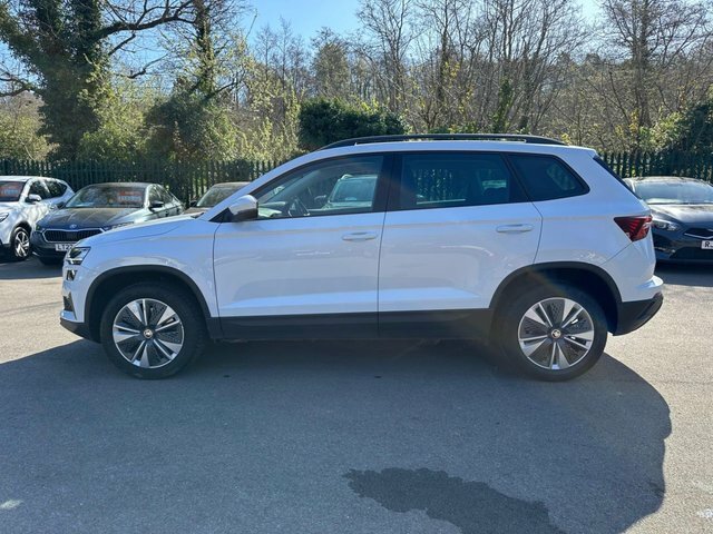 Skoda Karoq 2.0 Tdi Se Drive GV23YPM White #5
