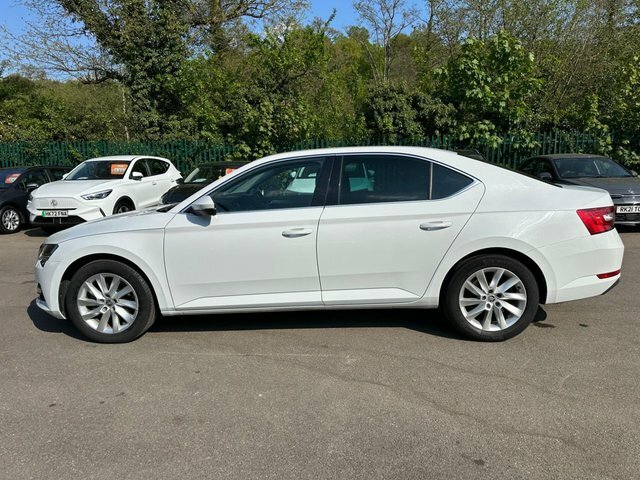 Skoda Superb 1.5 Tsi Act Se GV23FSO White #5
