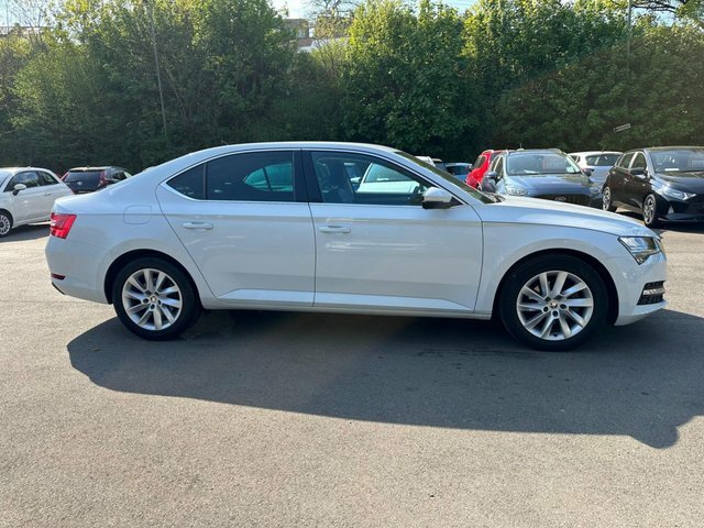 Skoda Superb 1.5 Tsi Act Se GV23FSO White #4
