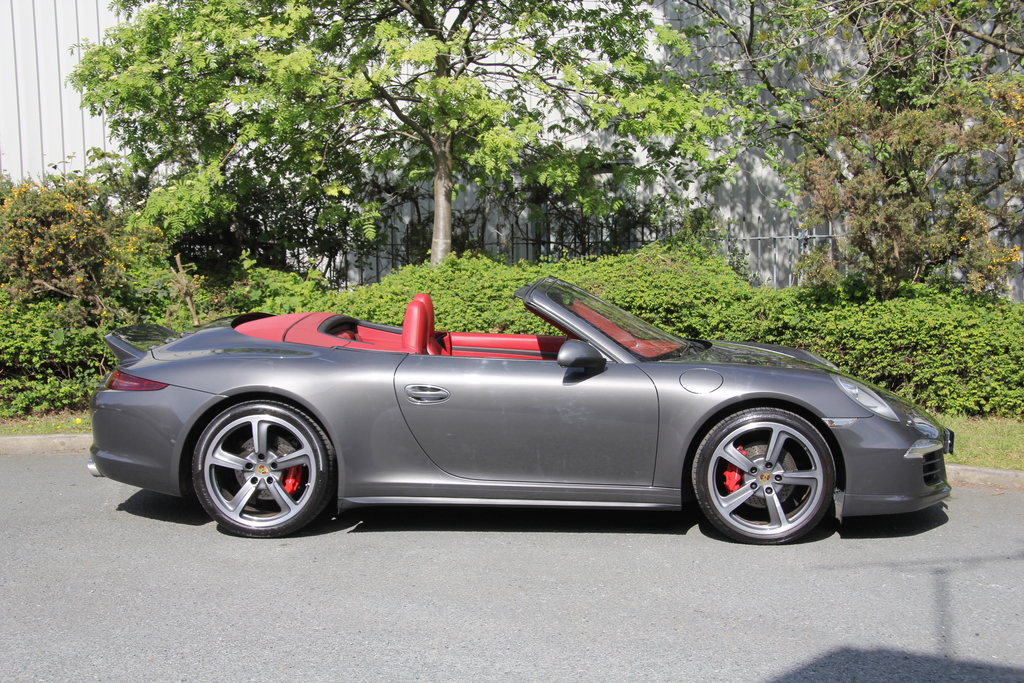 Porsche 911 Carrera 4