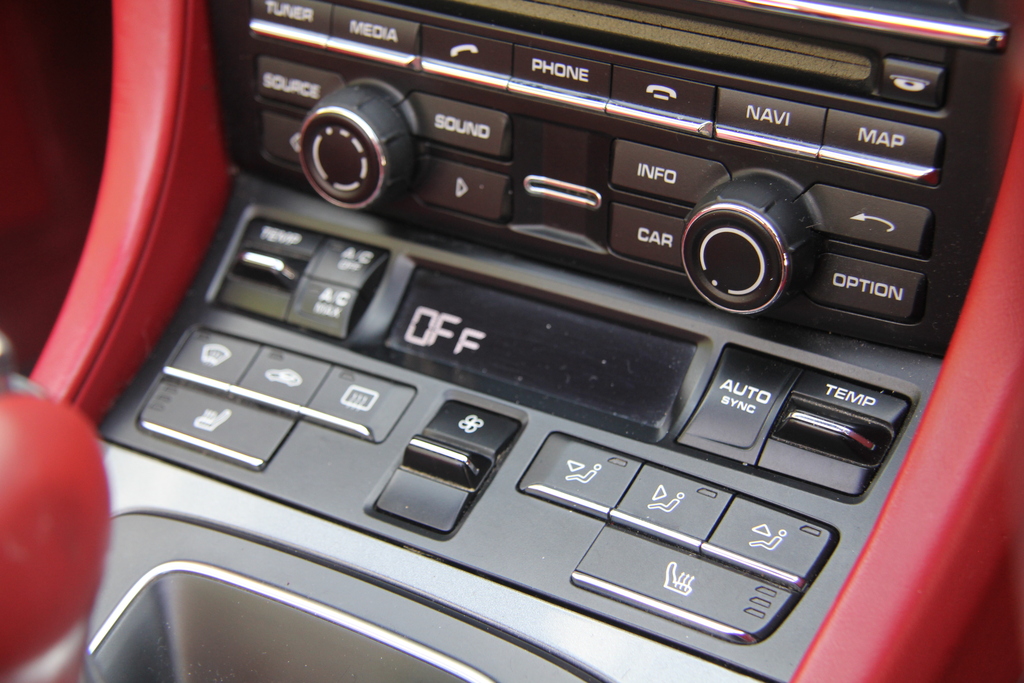 Porsche 911 Carrera 4 #3