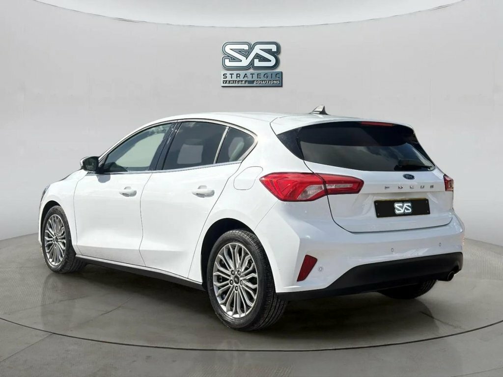 Ford Focus 1L Titanium X FD71TTV White #6