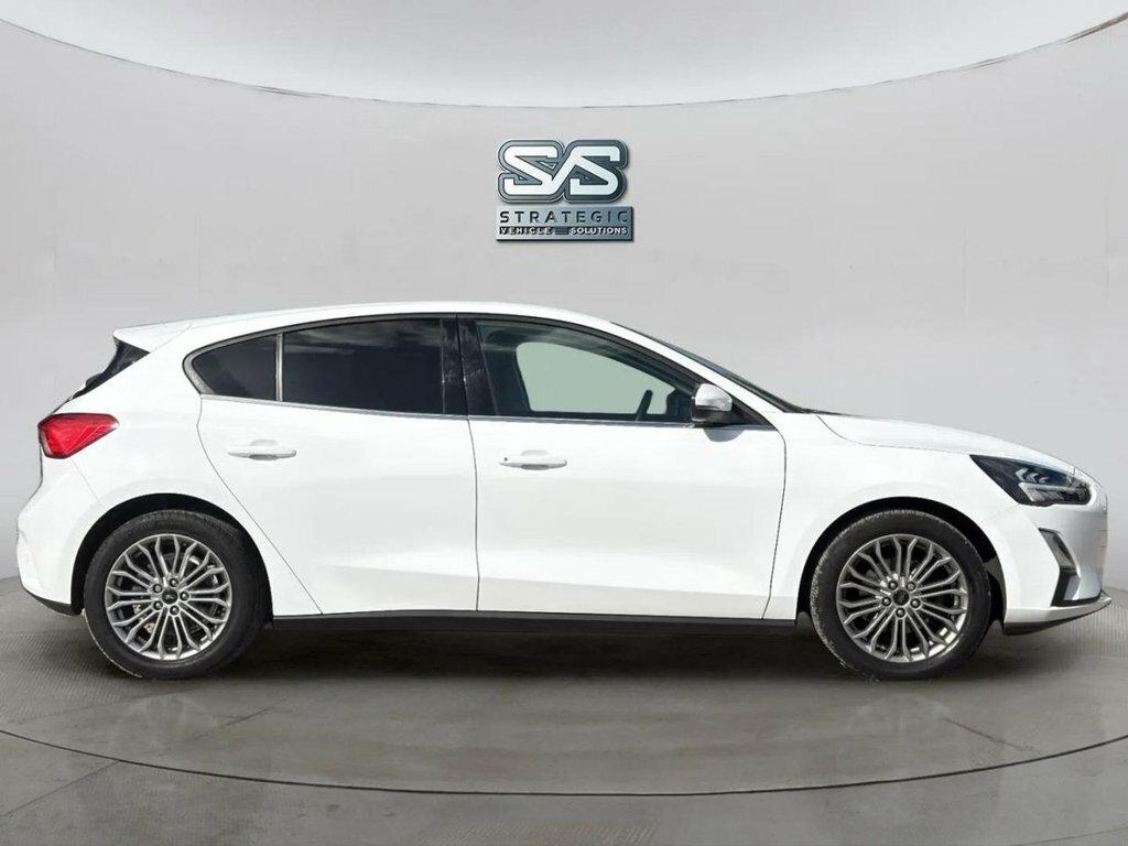 Ford Focus 1L Titanium X FD71TTV White #3