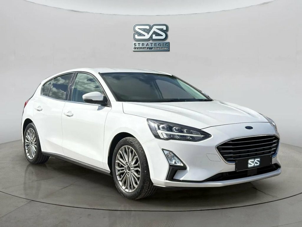 Ford Focus 1L Titanium X FD71TTV White #2