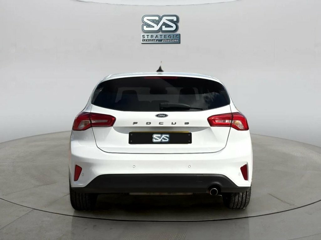 Ford Focus 1L Titanium X FD71TTV White #5