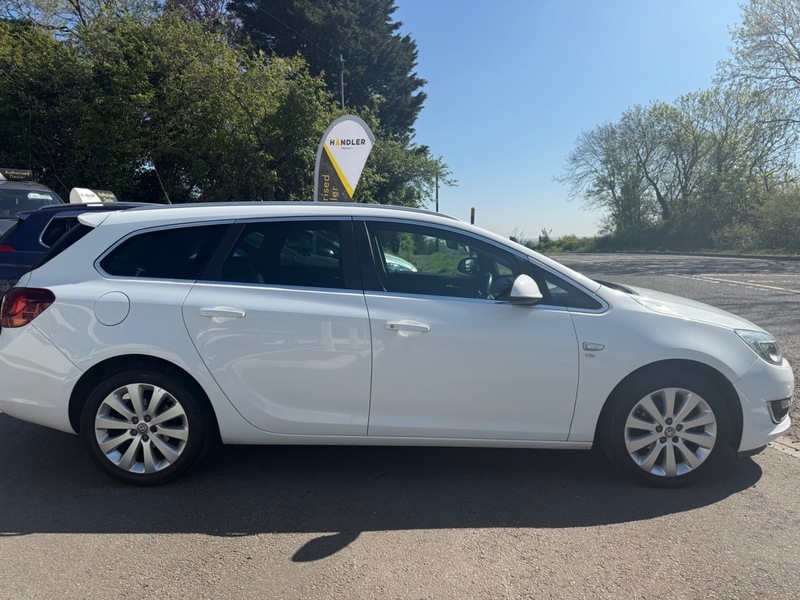 Vauxhall Astra Elite White #3
