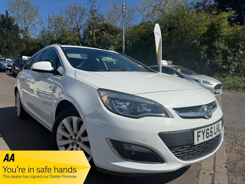 Vauxhall Astra Elite White