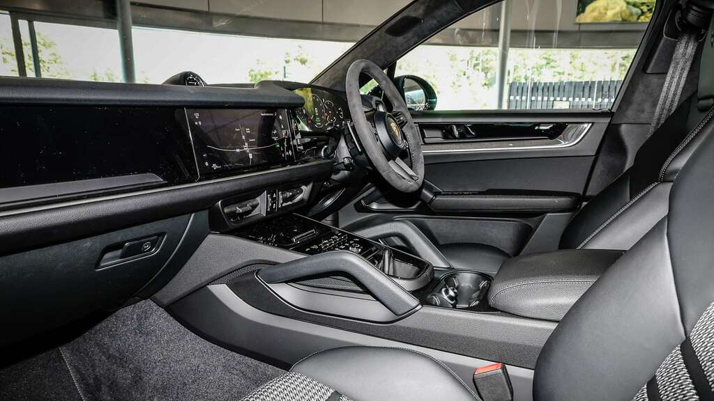 Porsche Cayenne S E-hybrid Coupe 2025 BU75TXE Blue #3