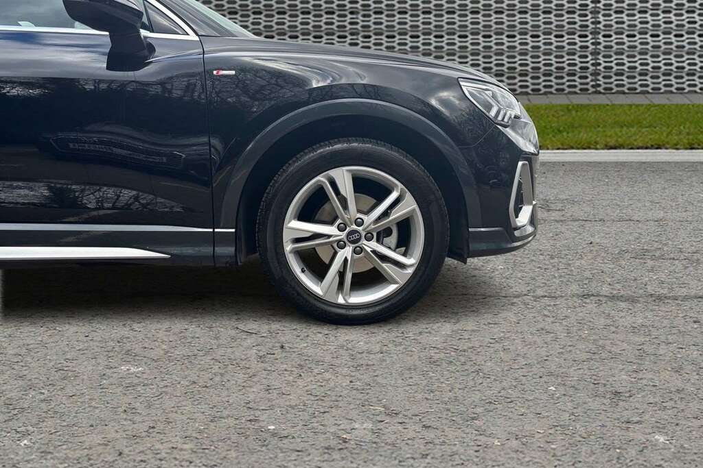 Audi Q3 35 Tfsi S Line S Tronic Leather 2025 VO75WDC Black #5