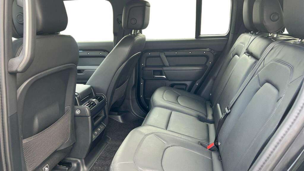 Land Rover Defender 110 2.0 P300e X-dynamic Hse 110 2024 KM74EJC Black #4