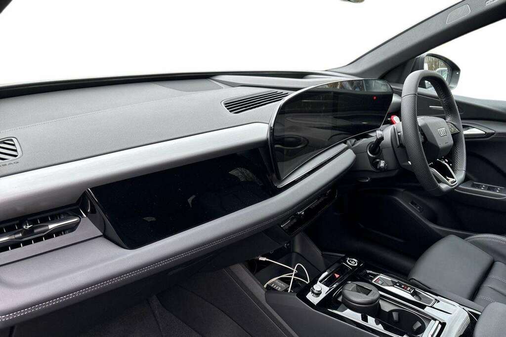 Audi Q6 E-Tron 285Kw Quattro 100Kwh S Line 2025 MM75PXW Black #2