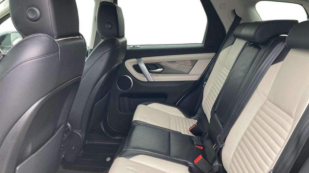 Land Rover Discovery Sport 2.0 P200 R-dynamic Se 2020 White #4