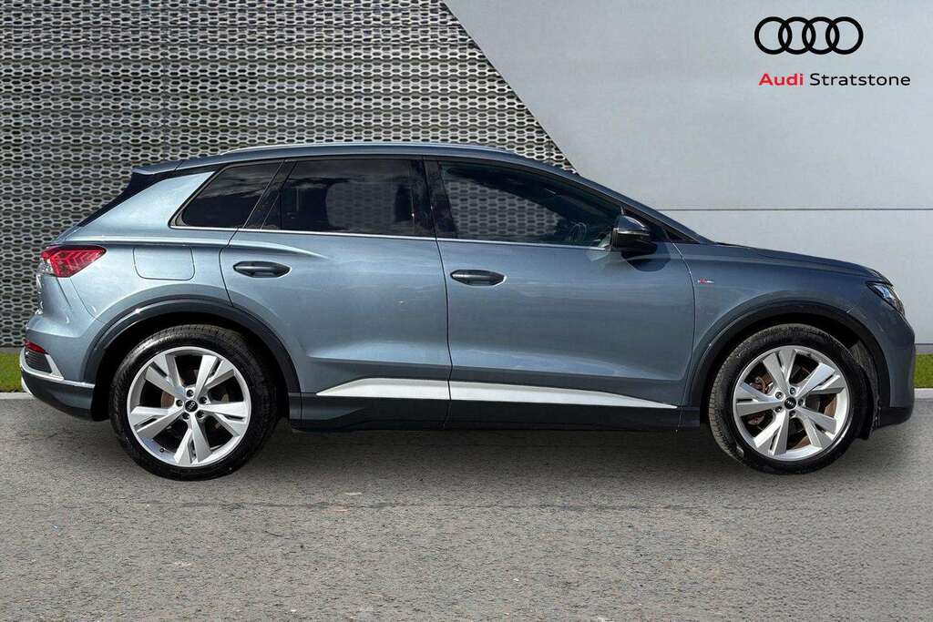 Audi Q4 E Tron 220Kw 50 Quattro 82Kwh S Line Cstech 20 LL72ZVM Blue #4
