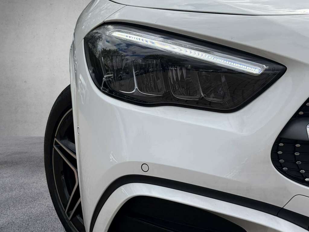 Mercedes-Benz GLA Class 200 Amg Line Executive 2025 White #3