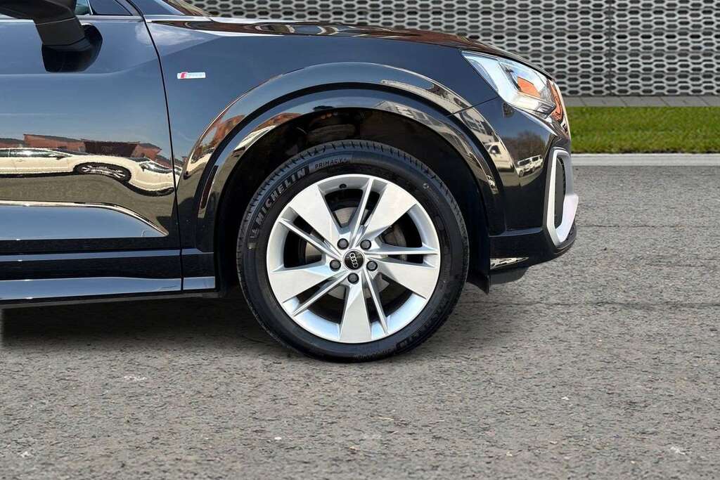 Audi Q2 35 Tfsi S Line S Tronic 2024 BK24TXM Black #5