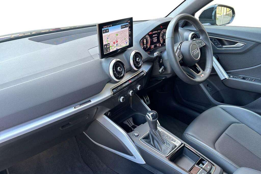 Audi Q2 35 Tfsi S Line S Tronic 2024 BK24TXM Black #2