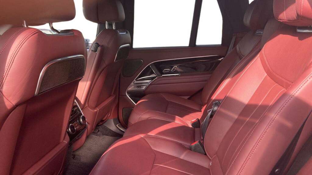Land Rover Range Rover 3.0 D350 2024 BG74LPA Black #4