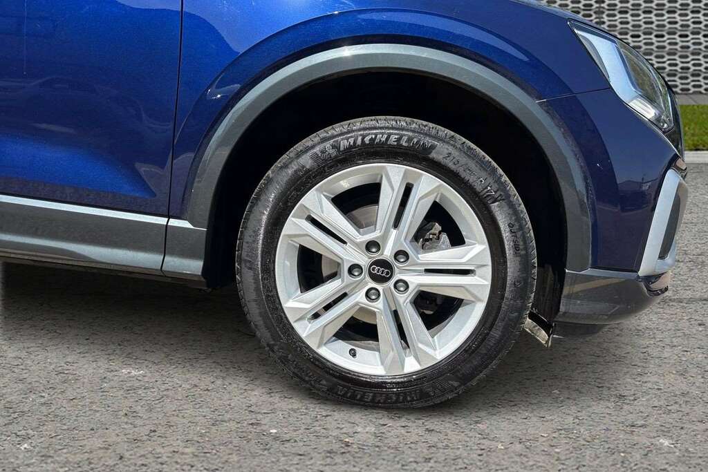 Audi Q2 30 Tfsi Sport 2023 LM73RDZ Blue #5