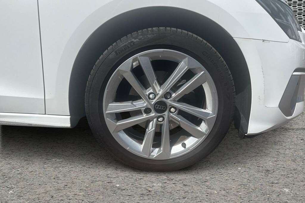 Audi A3 35 Tfsi Sport 2024 BA24YDH White #4