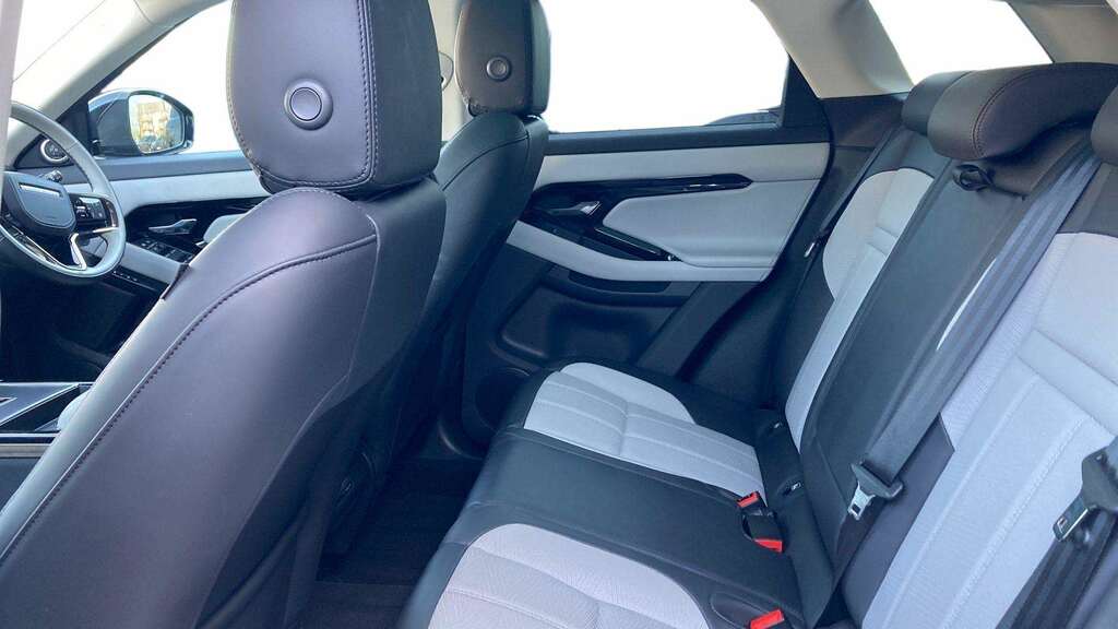 Land Rover Range Rover Evoque 2.0 D200 Dynamic Hse 2024 KP74WHF Black #4