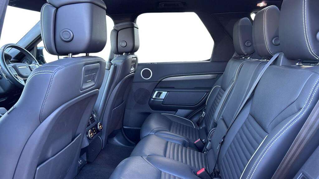 Land Rover Discovery 3.0 D300 Metropolitan Edition 2023 KO23HFH Grey #4