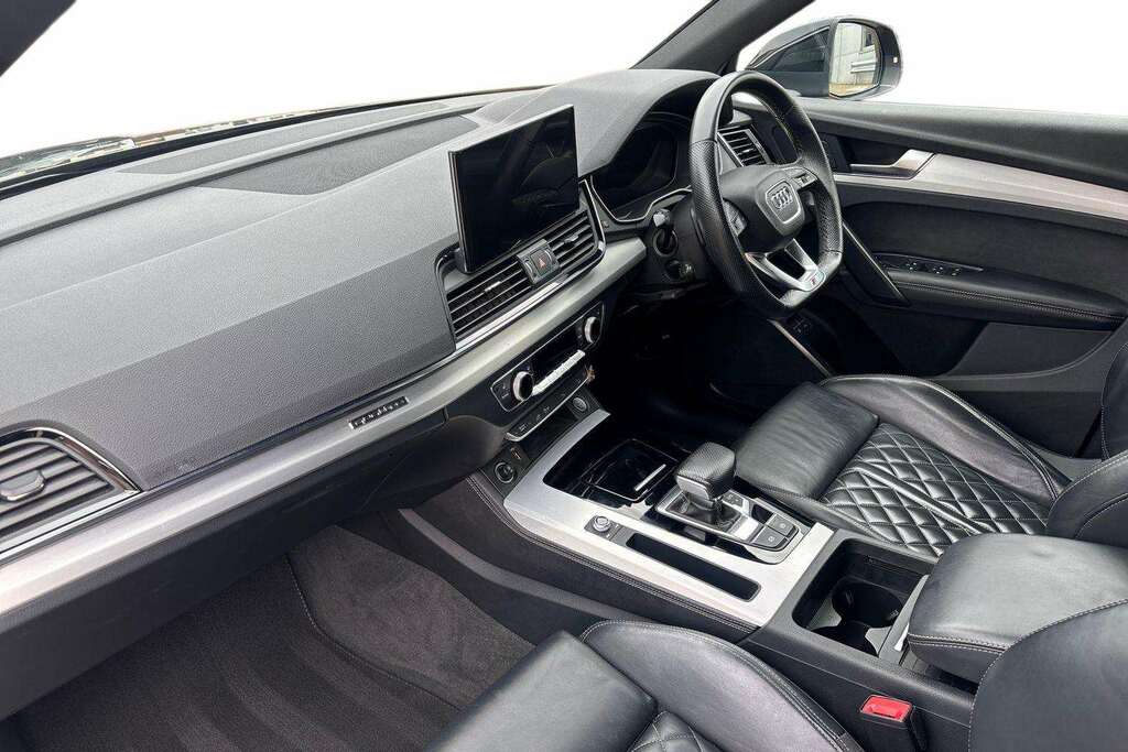 Audi Q5 55 Tfsi E Quattro Competition S Tronic 2021 MT71AEC Black #2