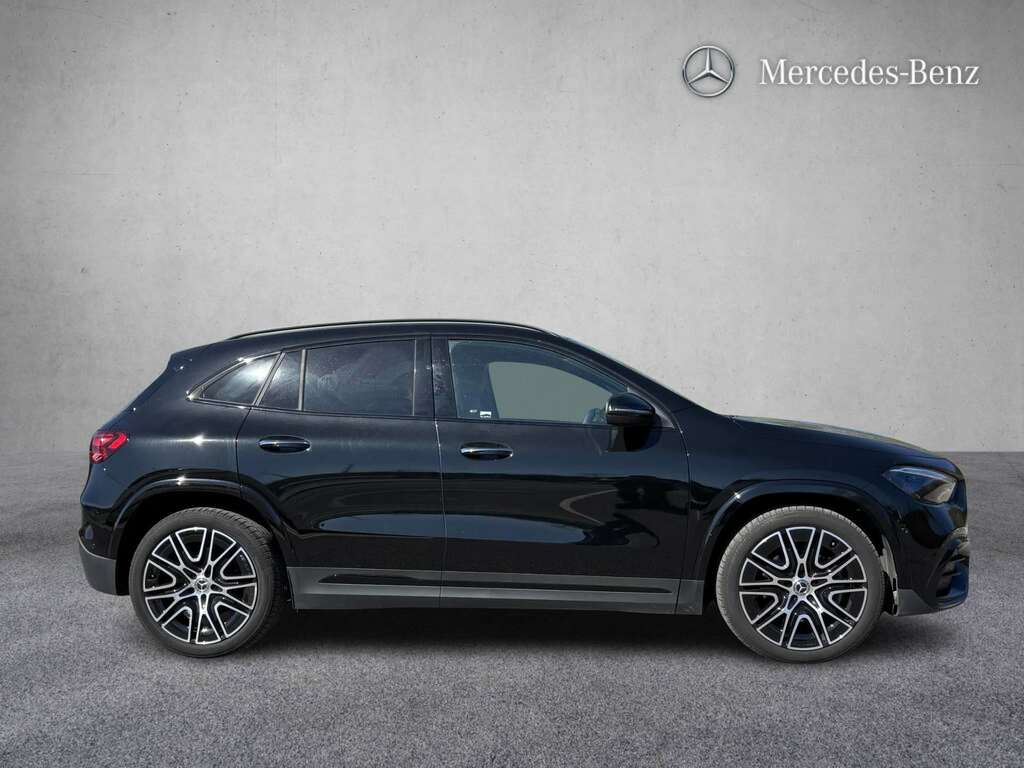 Mercedes-Benz GLA Class 200D Amg Line Premium 2025 KR75DXX Black #4