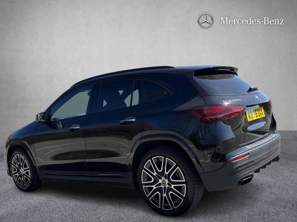 Mercedes-Benz GLA Class 200D Amg Line Premium 2025 KR75DXX Black #2