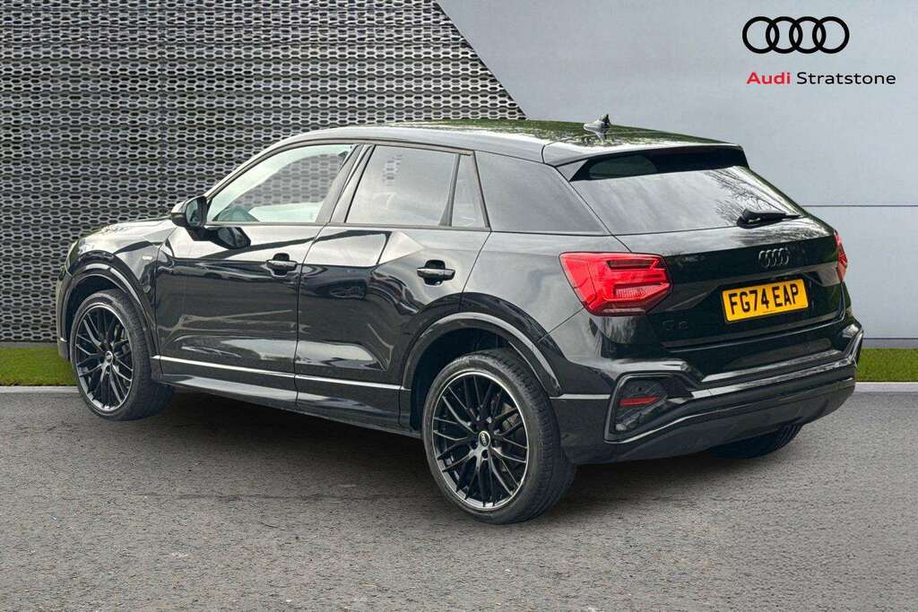 Audi Q2 35 Tfsi Black Edition S Tronic 2024 FG74EAP Black #3