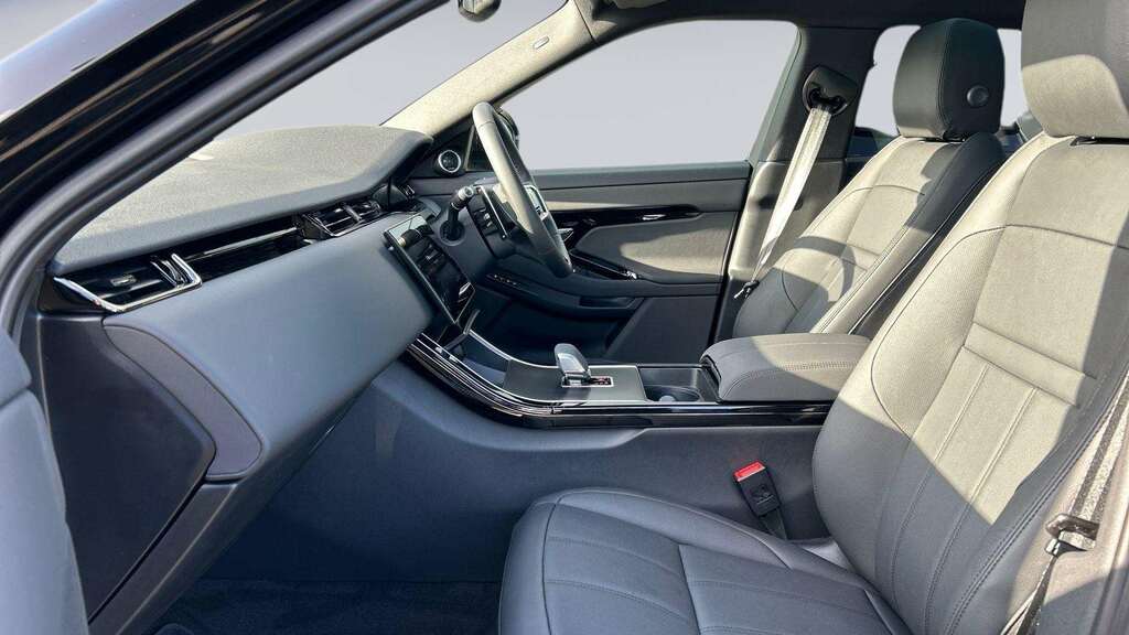 Land Rover Range Rover Evoque 2.0 D200 Dynamic Se 2024 KP74XDK Black #3