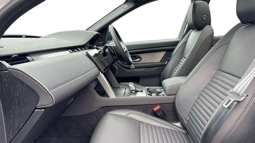 Land Rover Discovery Sport 2.0 D200 Dynamic Se 5 Seat 2025 FJ75VBV White #3