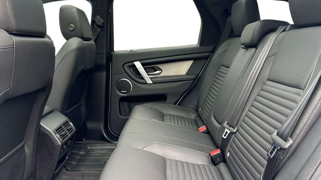 Land Rover Discovery Sport 2.0 D200 Dynamic Se 5 Seat 2025 FJ75VBV White #4