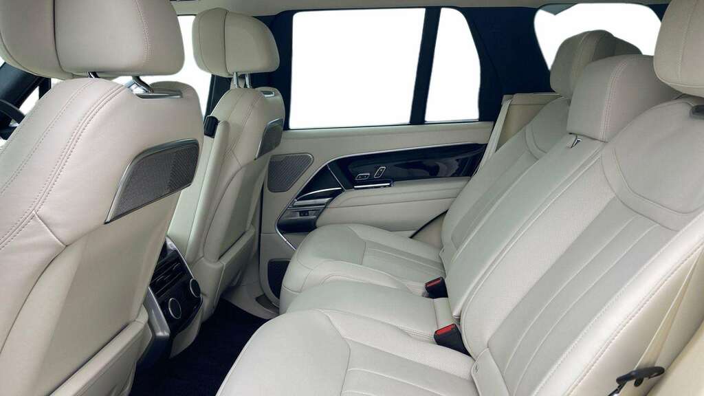 Land Rover Range Rover 3.0 P550e 2023 Black #2