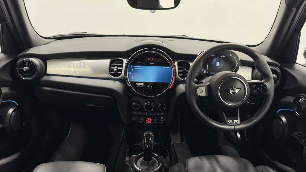 Mini Hatch 1.5 Cooper Exclusive Premium 2024 FJ24TGY Black #4