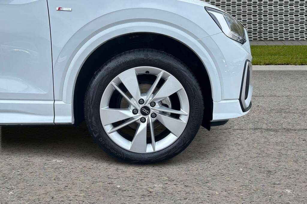 Audi Q2 30 Tfsi 116 S Line 2025 DX75SNN White #5
