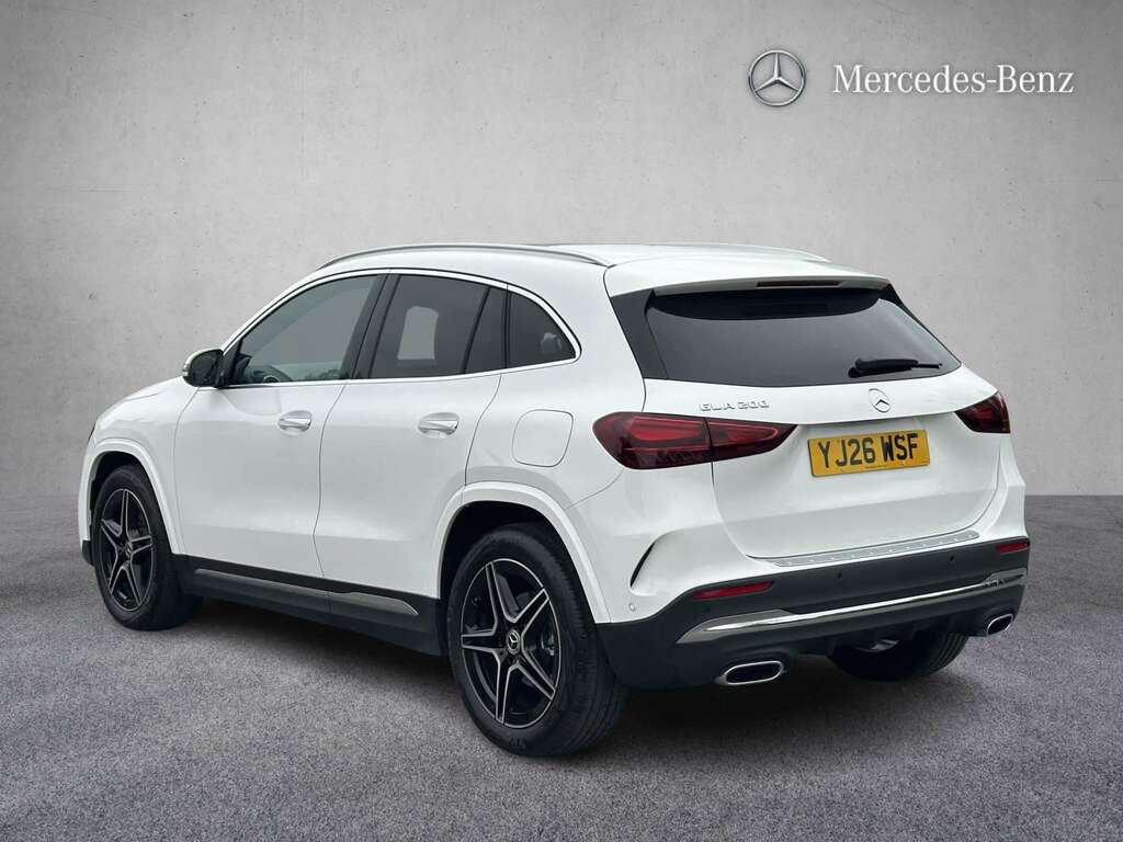 Mercedes-Benz GLA Class 200 Amg Line Executive 2026 YJ26WSF White #2
