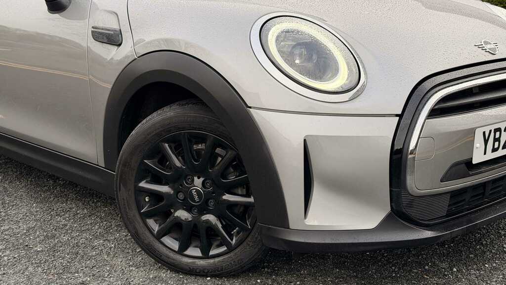 Mini Hatch 1.5 Cooper Classic 2023 YB23FYV Silver #2