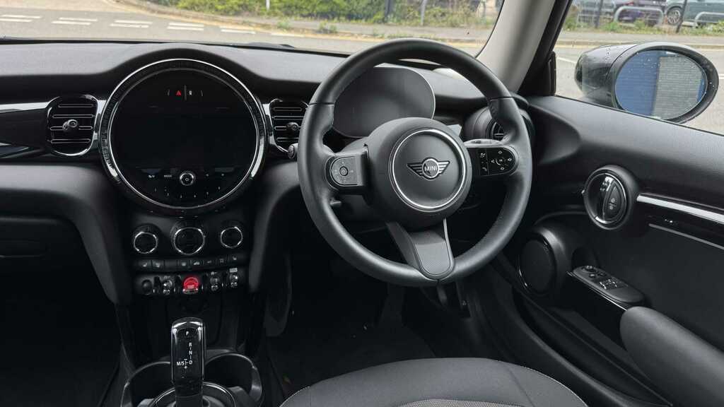 Mini Hatch 1.5 Cooper Classic 2024 FH73GKD Silver #6