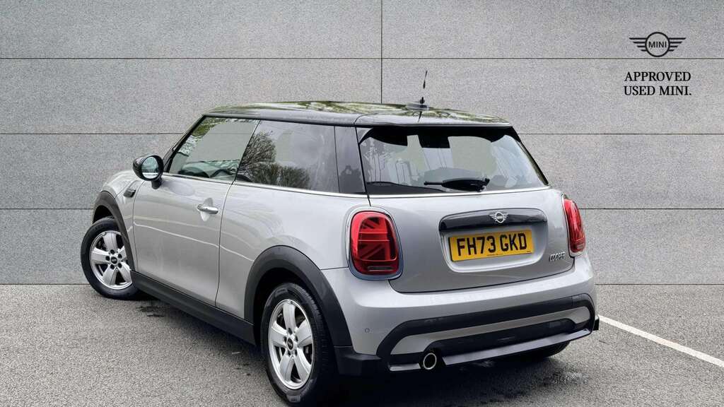 Mini Hatch 1.5 Cooper Classic 2024 FH73GKD Silver #2