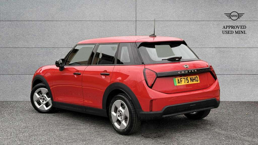 Mini Hatch 1.5 C Classic 2025 AF75NHO Red #2