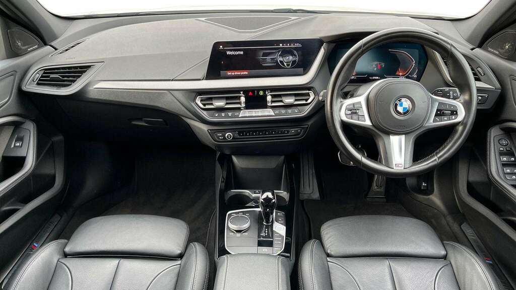 BMW 1 Series 118I 136 M Sport Step Lcp 2023 FH72KKR White #5