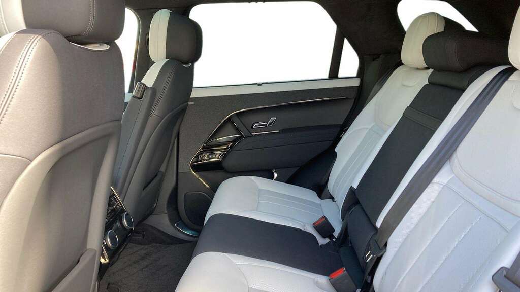 Land Rover Range Rover Sport 3.0 P550e 2025 VK75XBJ Grey #4