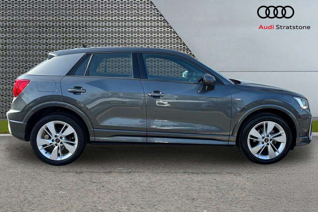Audi Q2 35 Tfsi S Line S Tronic 2023 MJ23ETU Grey #4