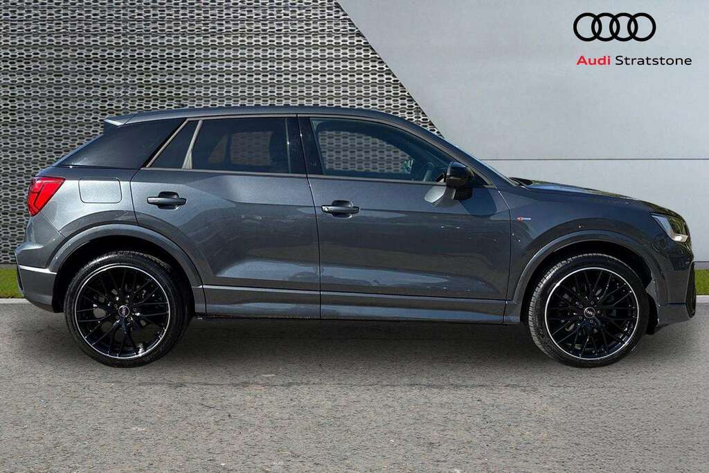 Audi Q2 30 Tfsi Black Edition 2023 MK73CCF Grey #4