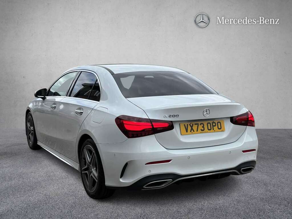 Mercedes-Benz A Class A200 Amg Line Executive 2023 VX73OPO White #2