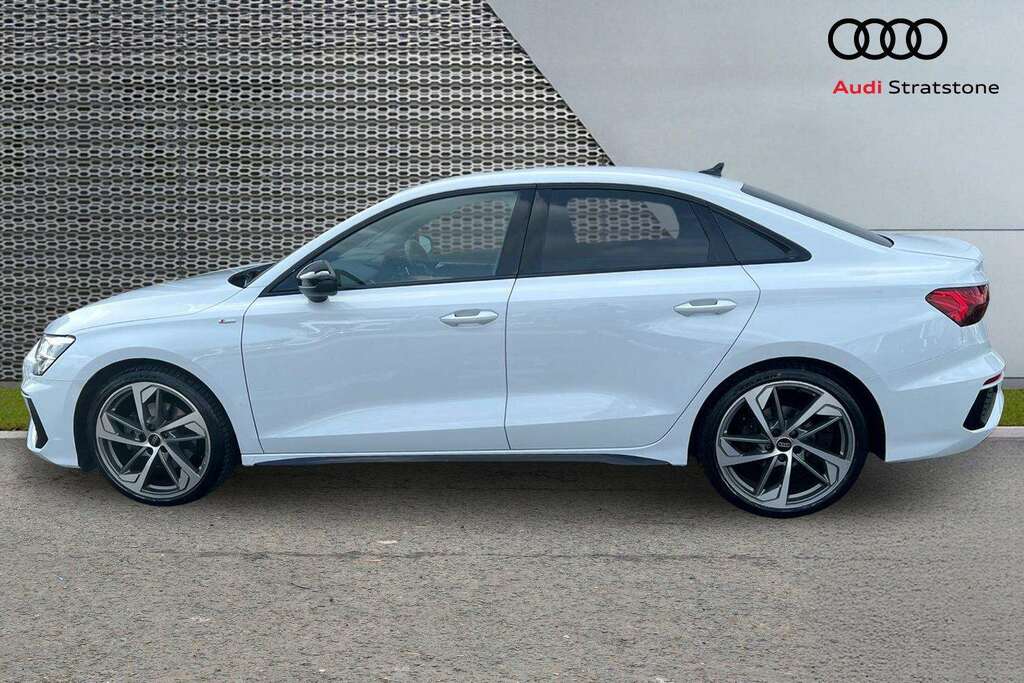Audi A3 35 Tfsi Black Edition S Tronic 2024 MJ24CAO White #3