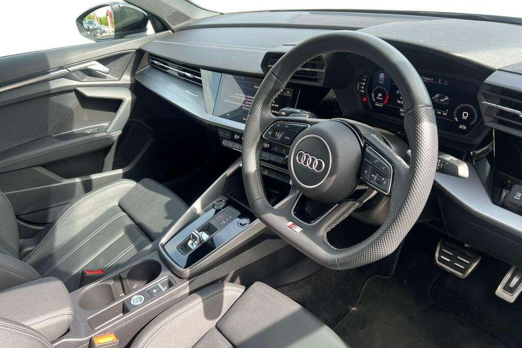 Audi A3 35 Tfsi Black Edition S Tronic 2024 MJ24CAO White #5