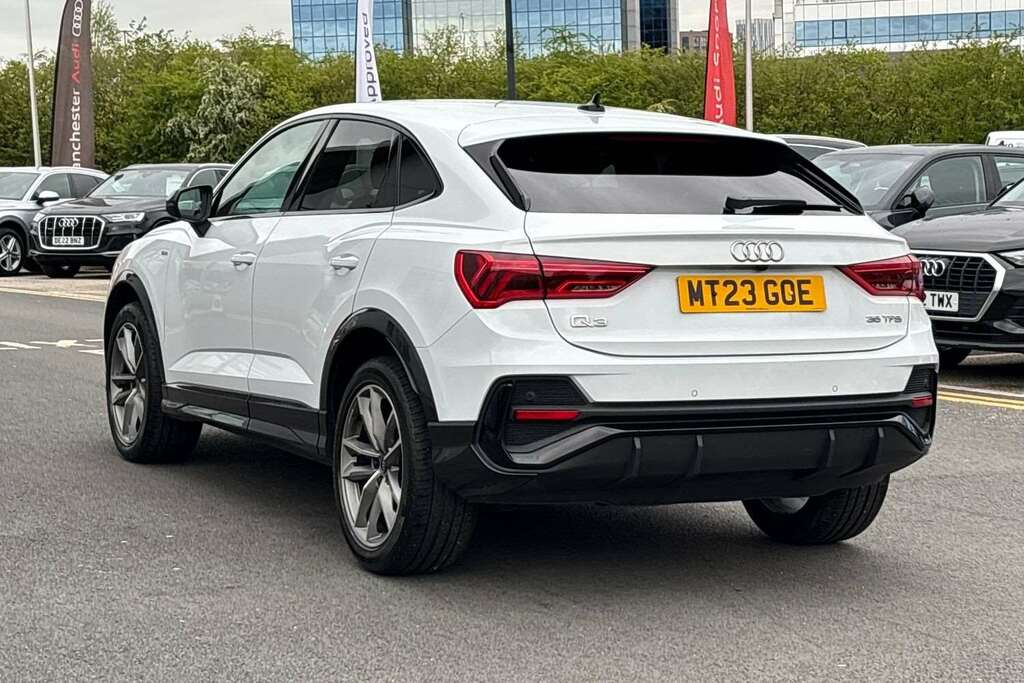 Audi Q3 35 Tfsi Black Edition S Tronic 2023 MT23GOE White #3